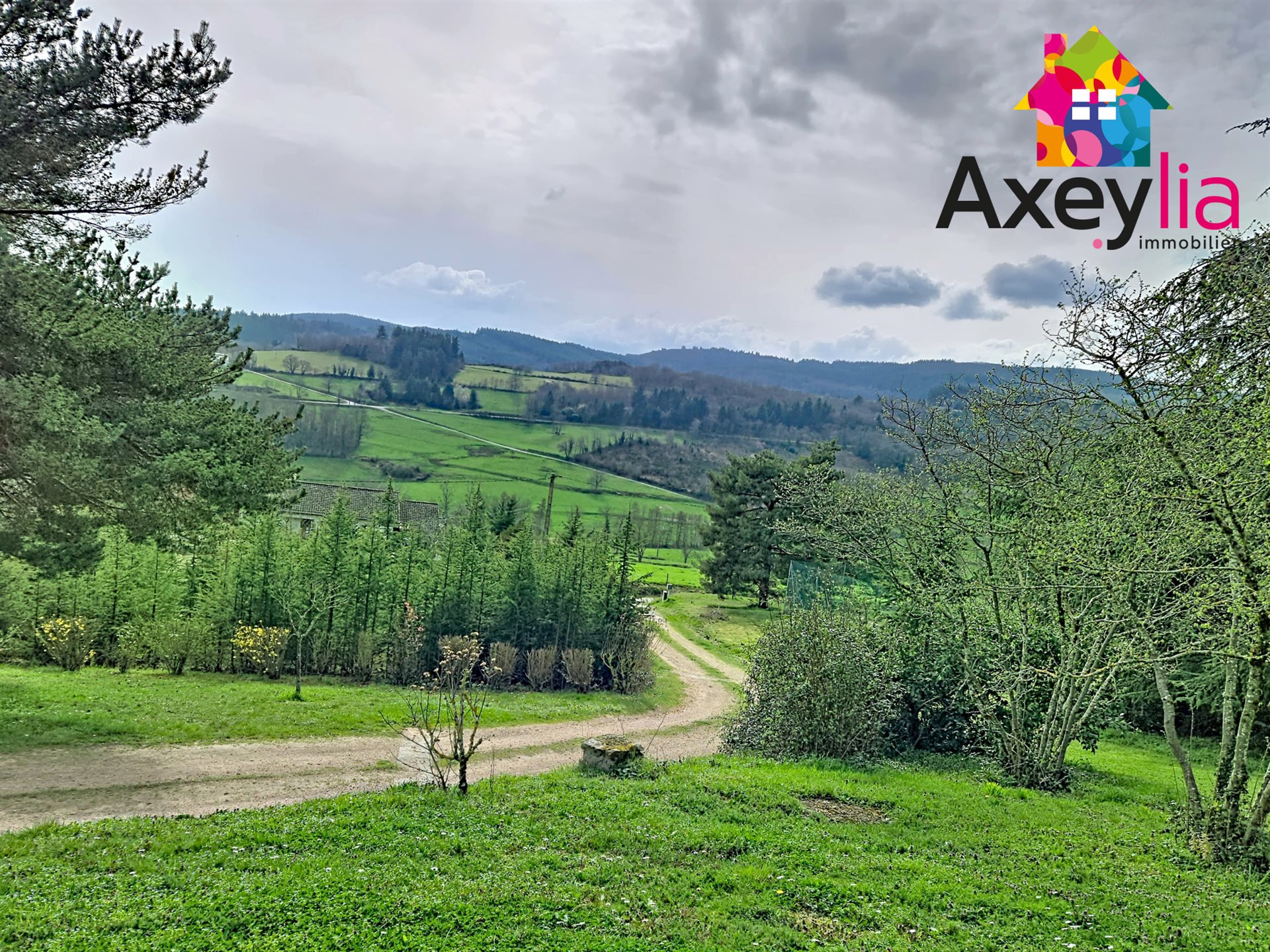 Maison à vendre, 137m², Ambierle