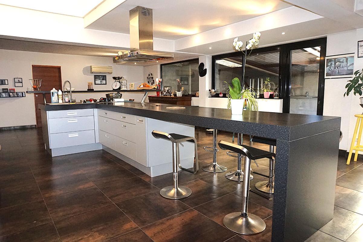 Appartement à vendre, 269m², Le Chambon-Feugerolles