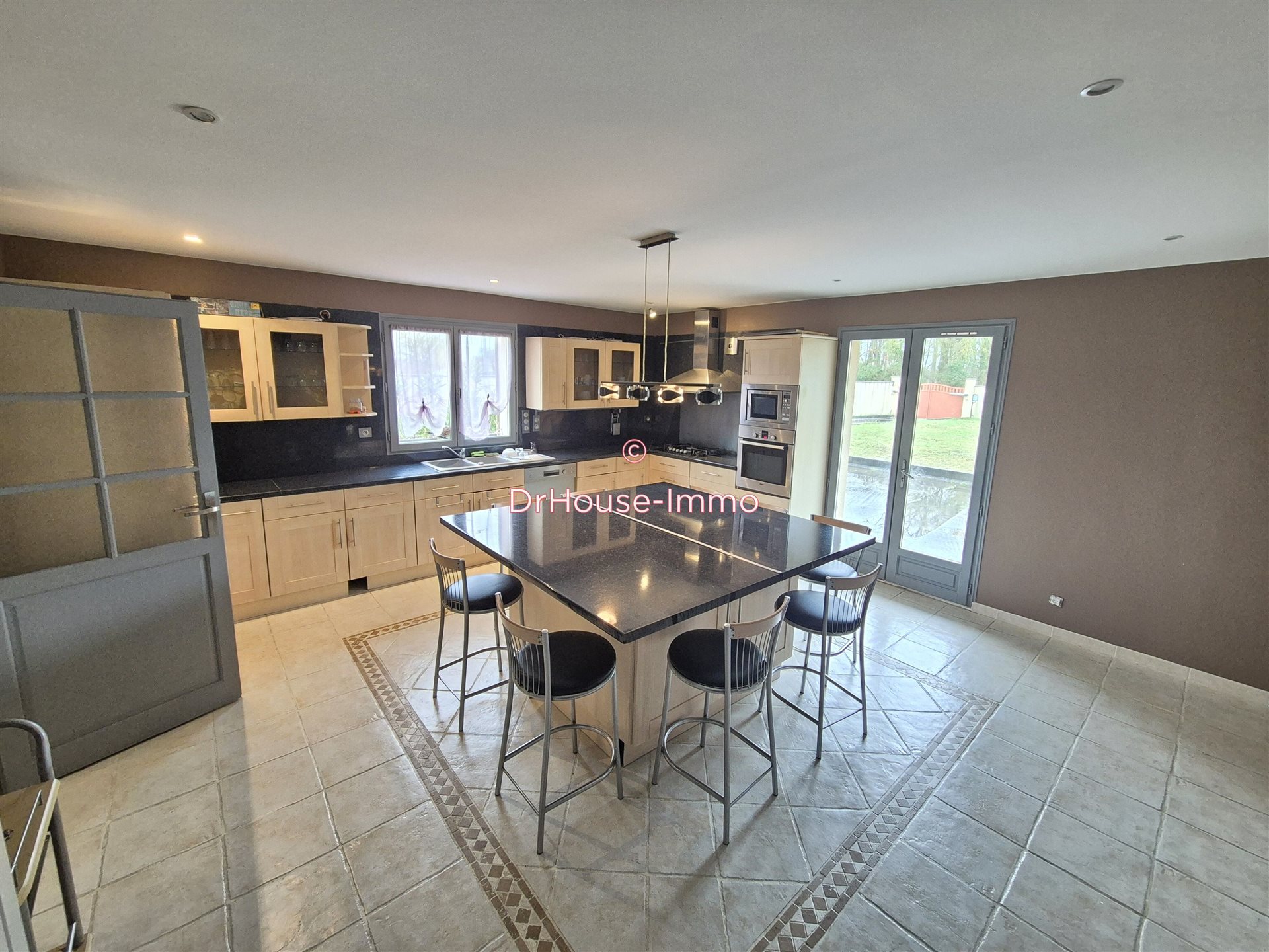 Maison à vendre, 232m², Favrieux