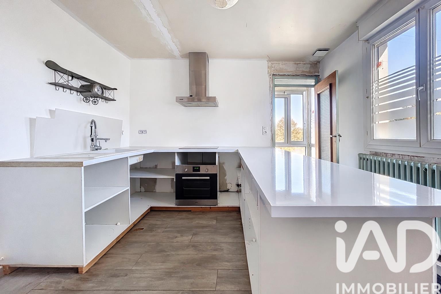 Maison à vendre, 77m², Saint-Caradec