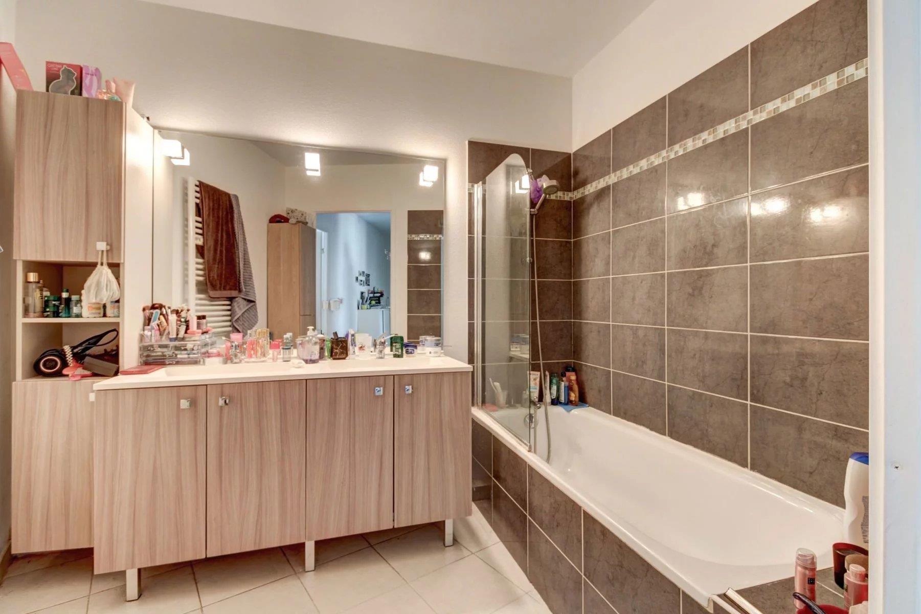 Appartement à vendre, 68m², Saint-André-de-la-Roche