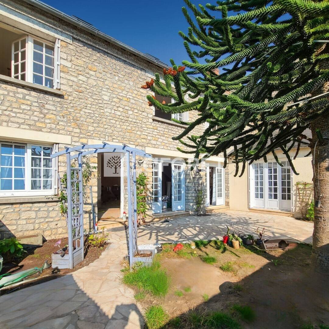 Maison à louer, 143m², Pithiviers-le-Vieil