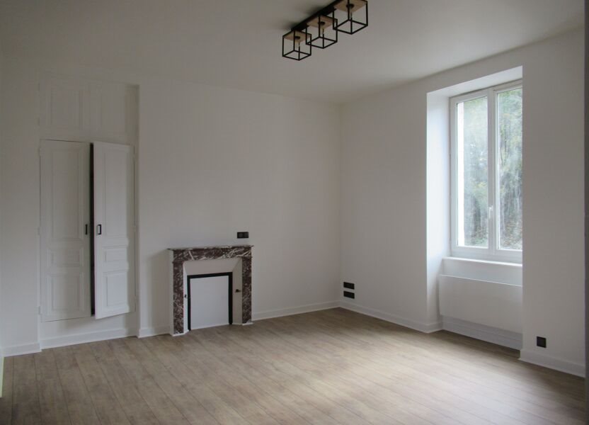 Appartement à louer, 88m², Saint-Yrieix-la-Perche