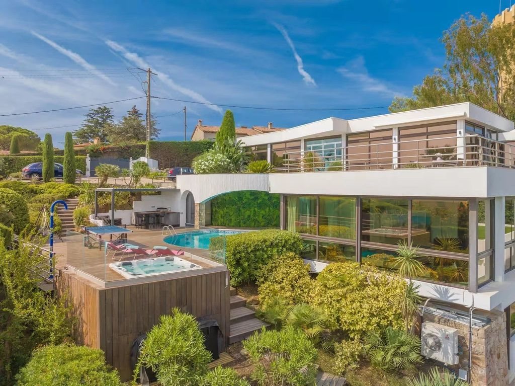 Maison à louer, 342m², Vallauris