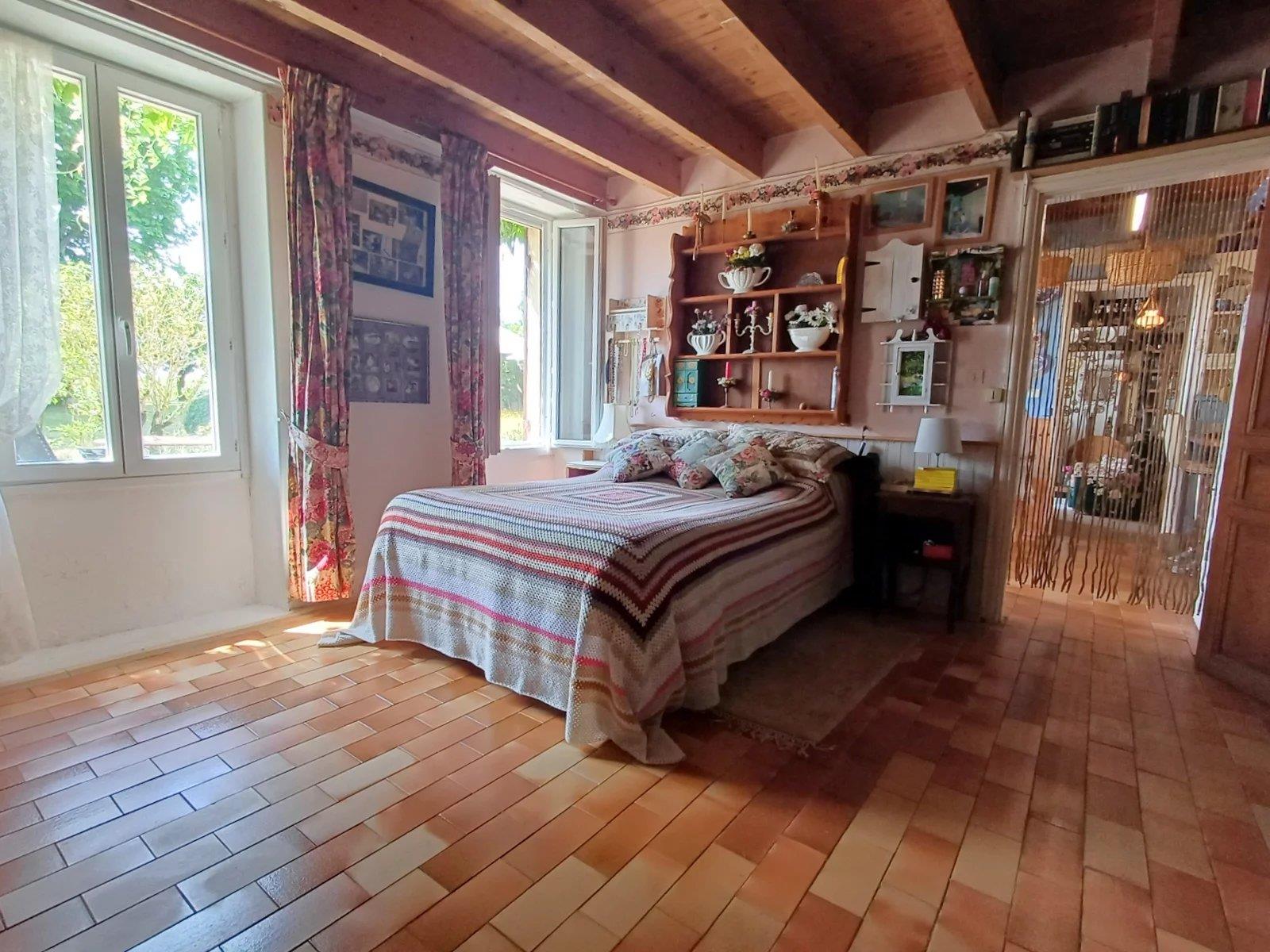 Maison à vendre, 215m², Nieul-le-Virouil