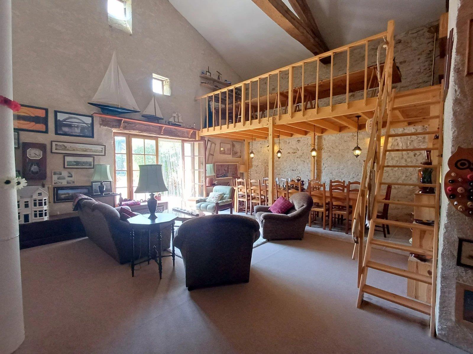 Maison à vendre, 215m², Nieul-le-Virouil