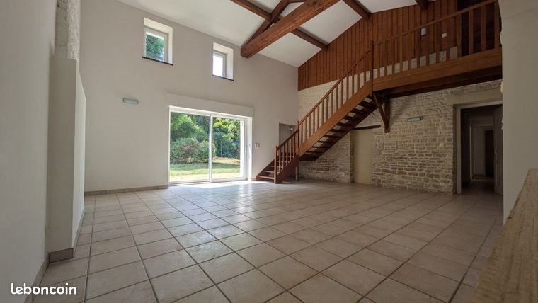 Maison à louer, 142m², Frontenay-Rohan-Rohan