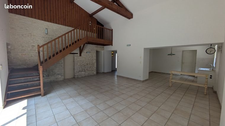 Maison à louer, 142m², Frontenay-Rohan-Rohan