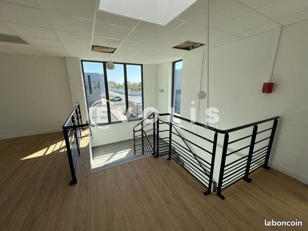 Maison à louer, 948m², Le Pin