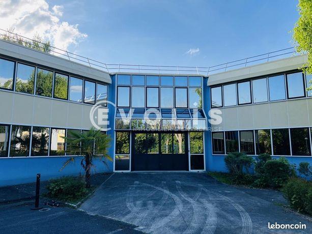 Maison à louer, 566m², Saint-Thibault-des-Vignes