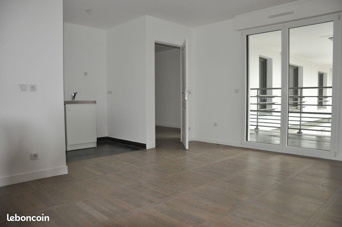 Maison à louer, 45m², Courbevoie