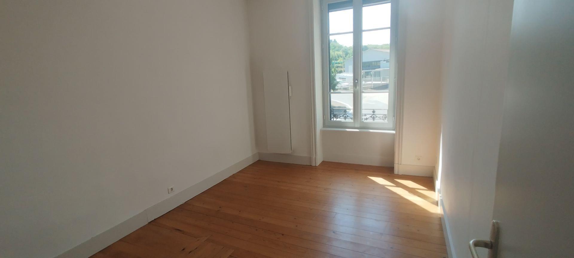 Appartement à vendre, 375m², Amplepuis