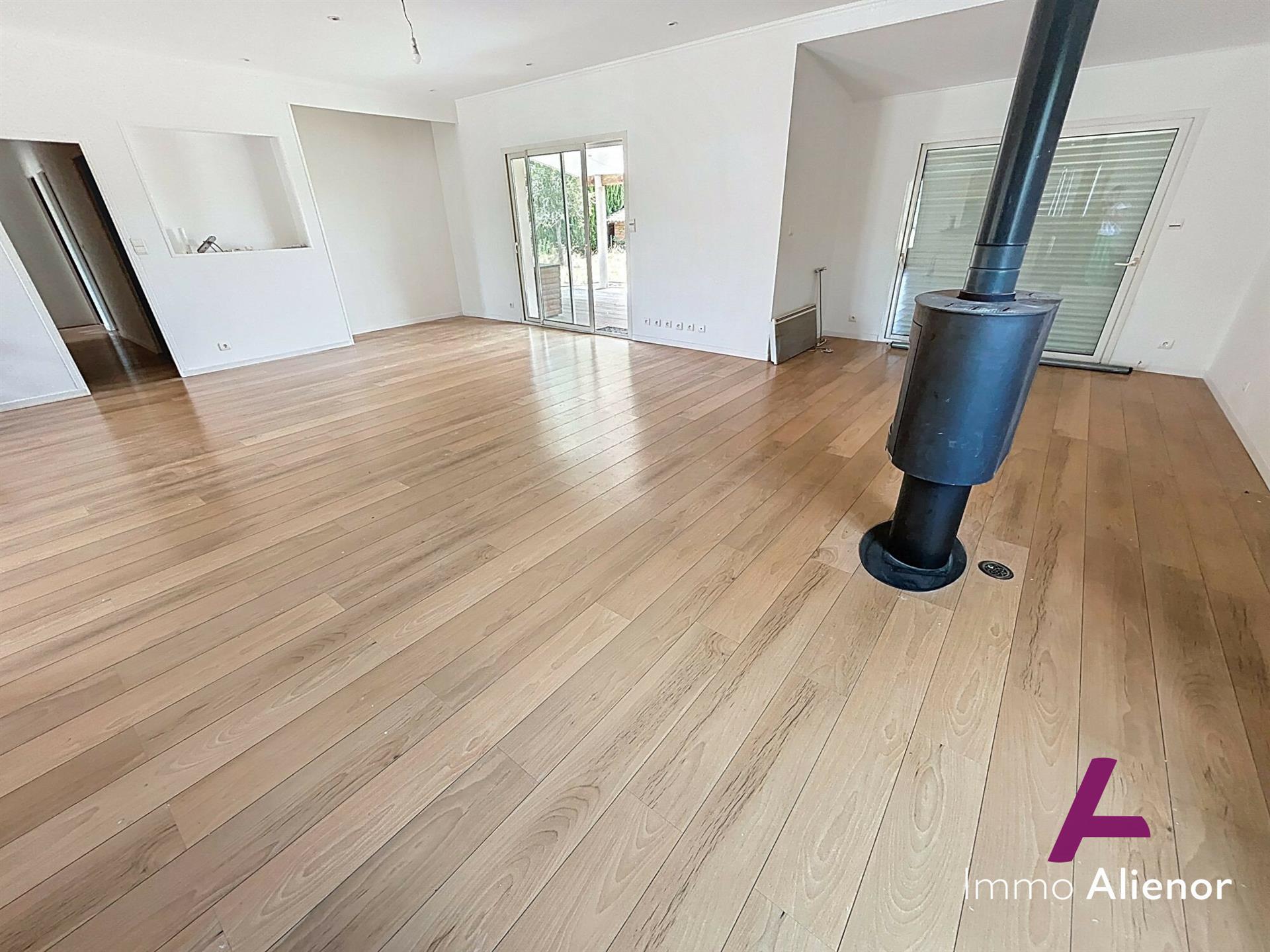 Maison à louer, 117m², Le Tuzan