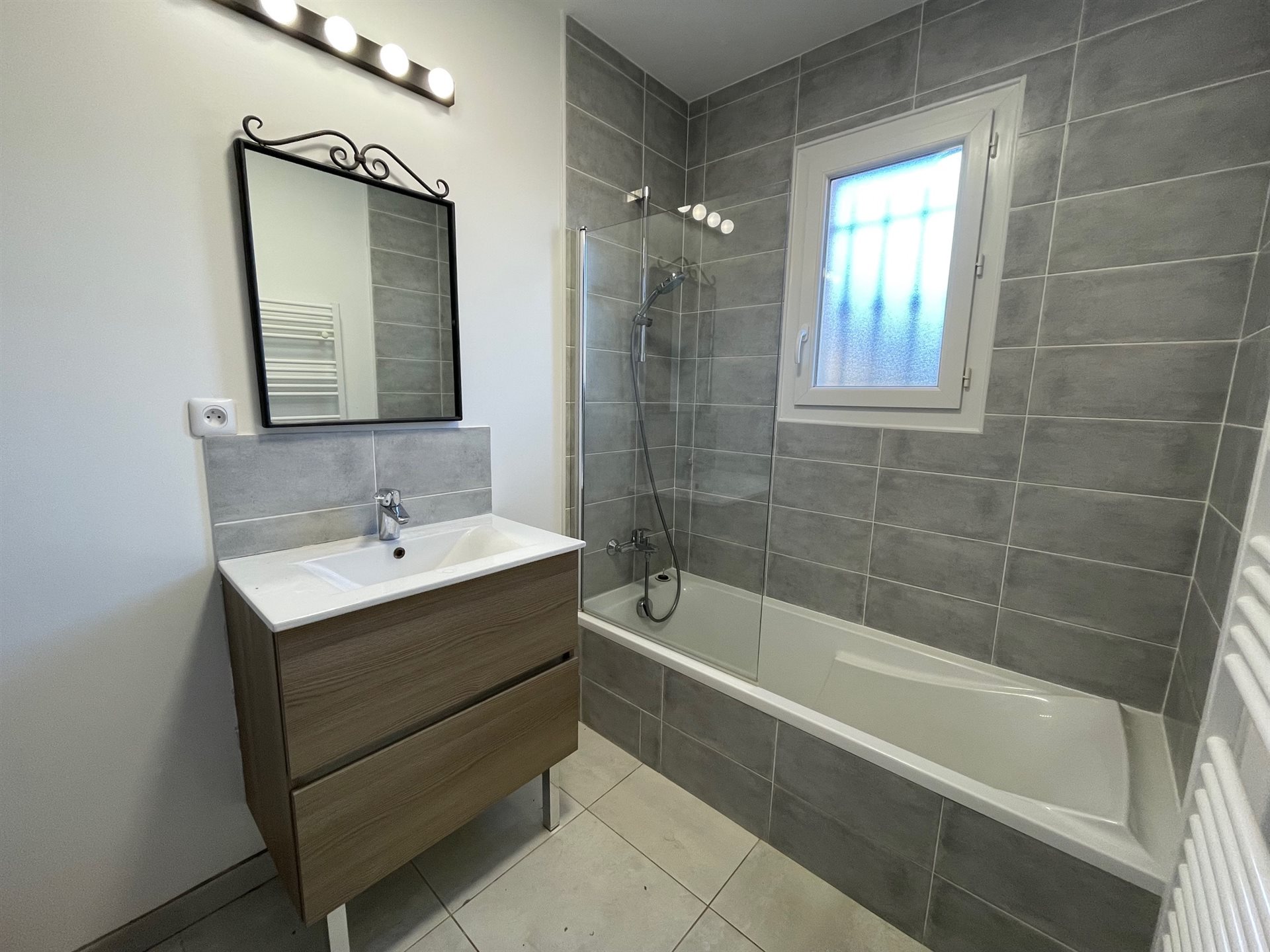 Maison à louer, 60m², Carcès