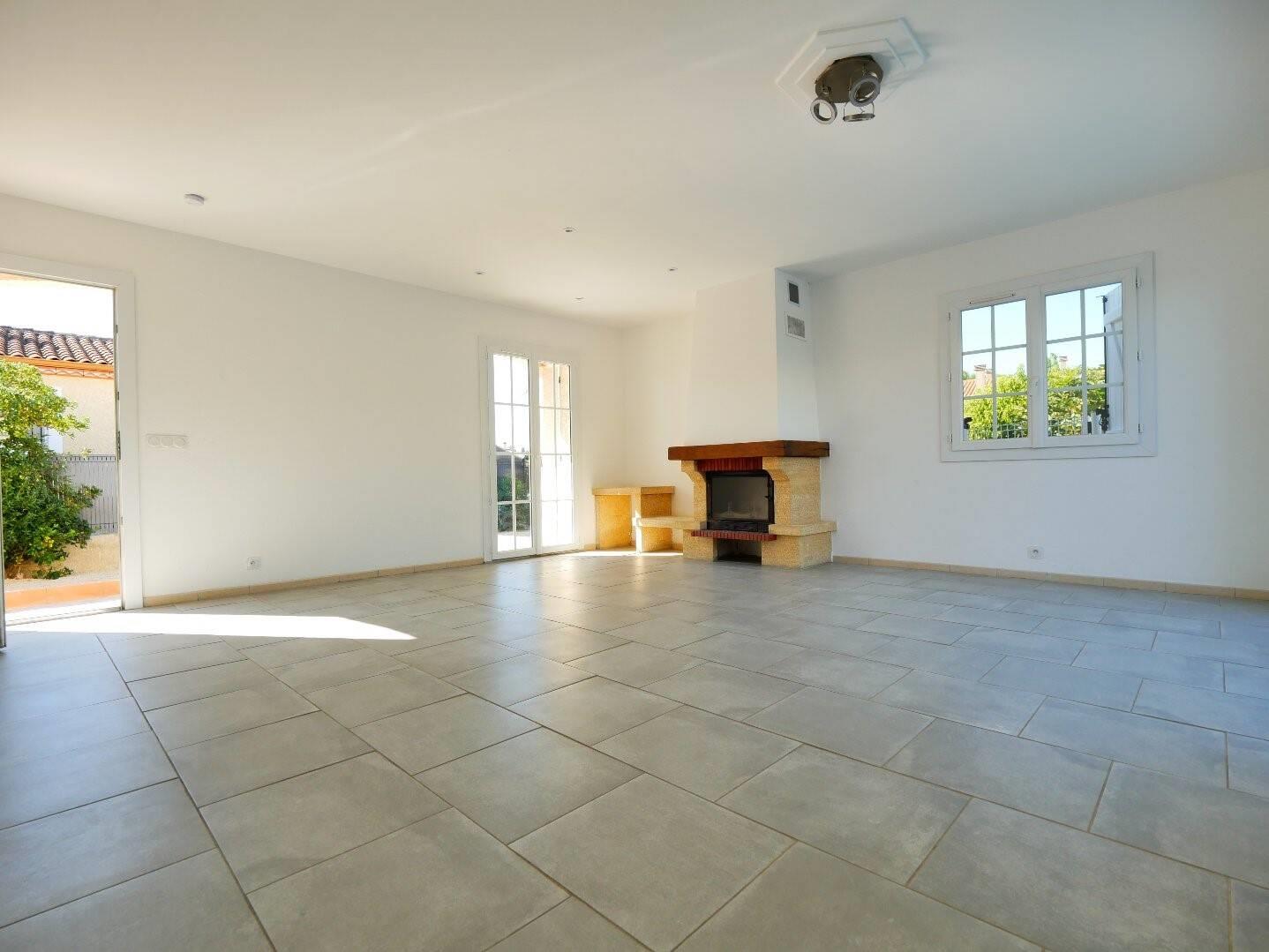 Maison à louer, 91m², Aimargues