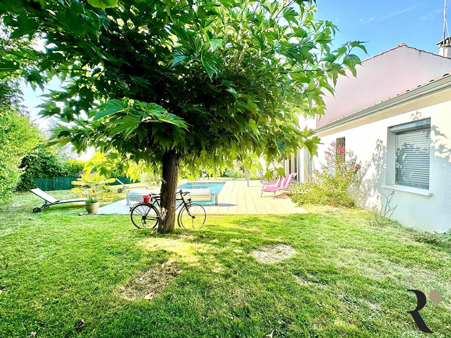 Maison à louer, 164m², Aigrefeuille