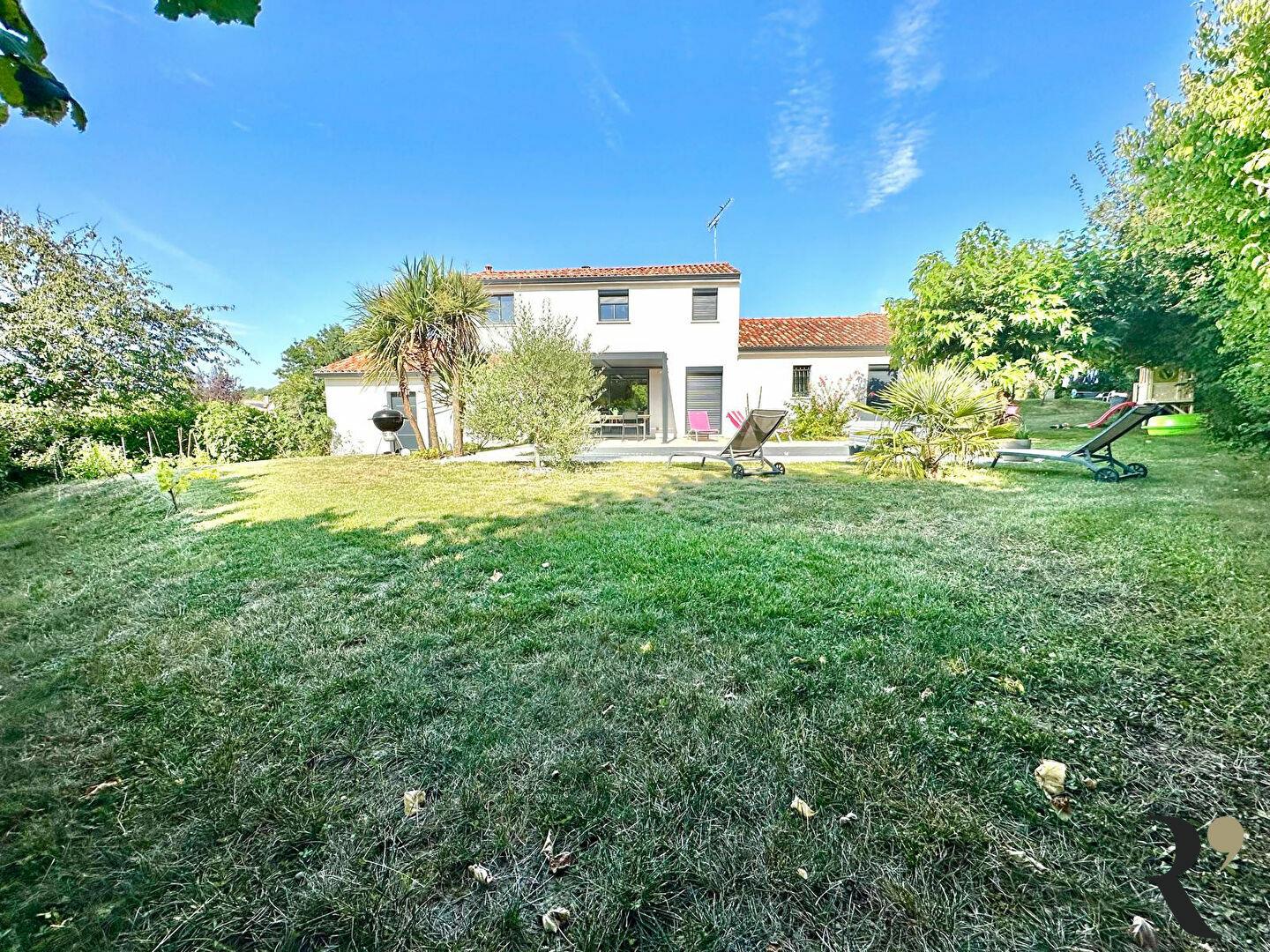 Maison à louer, 164m², Aigrefeuille