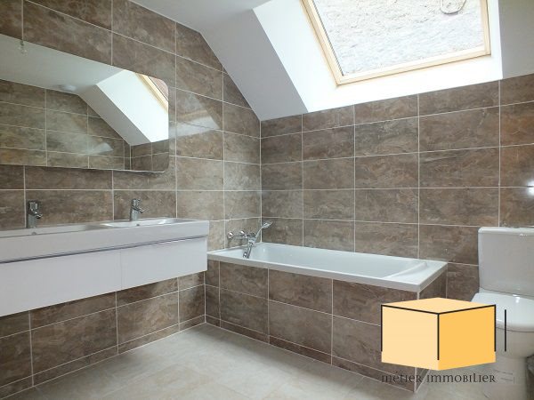 Maison à louer, 88m², Belley