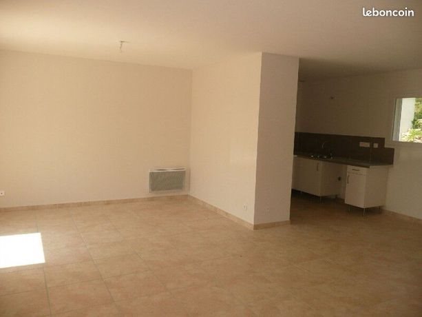 Maison à louer, 72m², Pélissanne