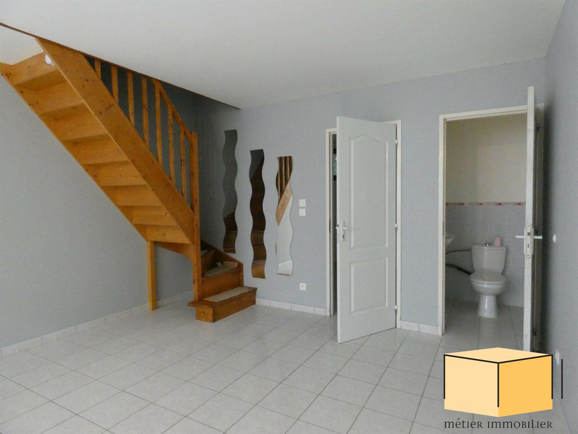 Maison à louer, 66m², Culoz