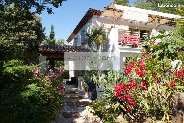 Maison à louer, 158m², Rocbaron