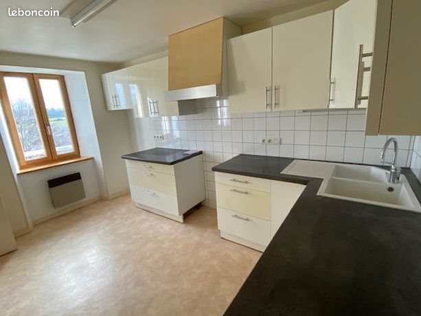 Appartement à louer, 78m², Montpeyroux