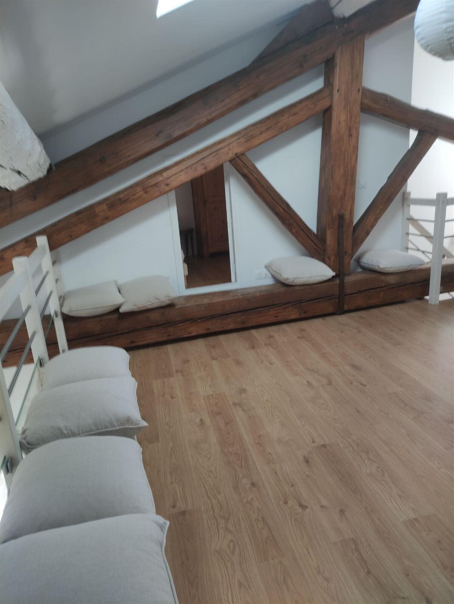 Maison à louer, 103m², Saint-Cyr-au-Mont-d'Or