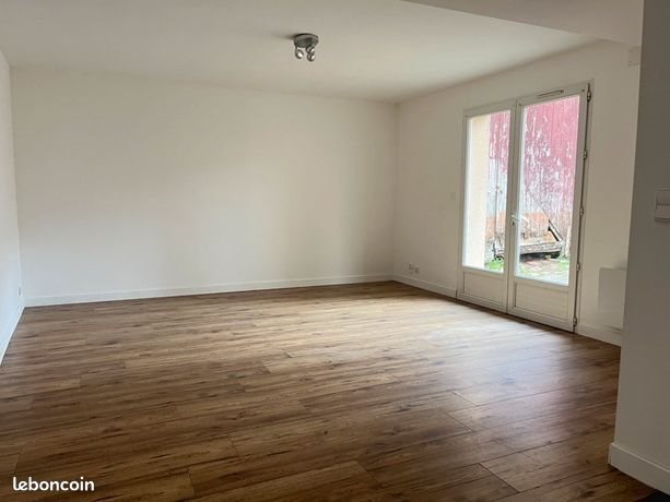 Maison à louer, 95m², Manot