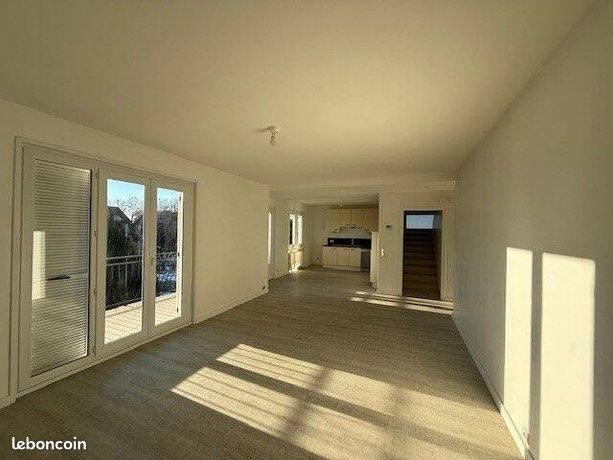 Maison à louer, 136m², Divonne-les-Bains