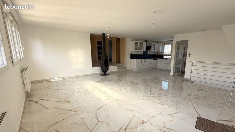 Maison à louer, 117m², Gressy