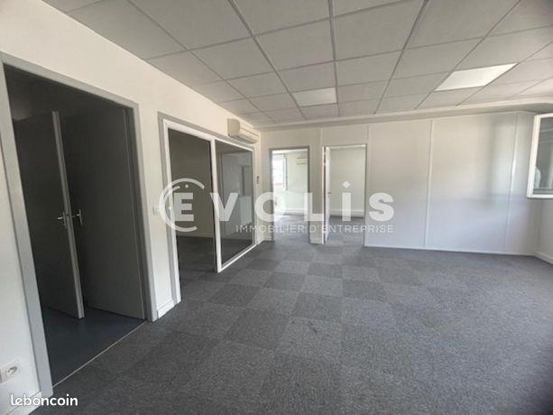 Maison à louer, 285m², Crolles