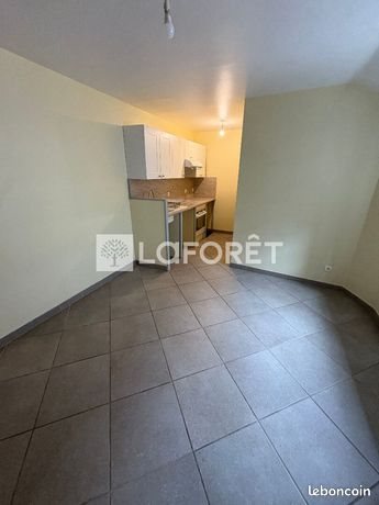 Appartement à louer, 53m², Riom-ès-Montagnes