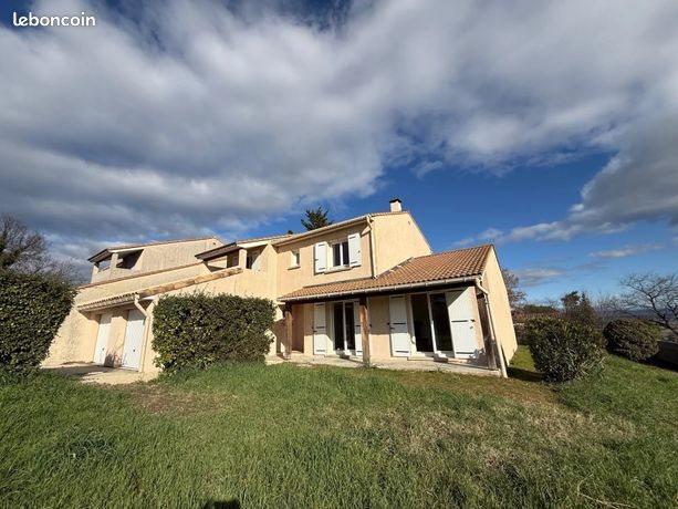 Maison à louer, 136m², Bourg-Saint-Andéol