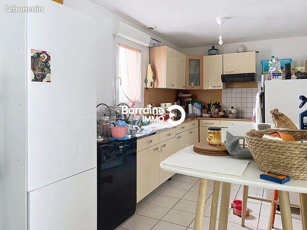 Maison à louer, 76m², Argol