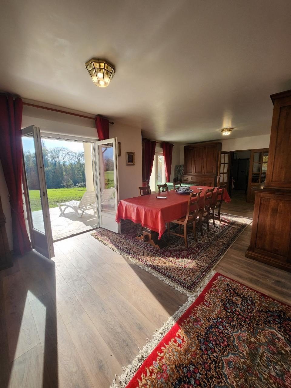 Maison à louer, 450m², Saint-Julien-en-Genevois