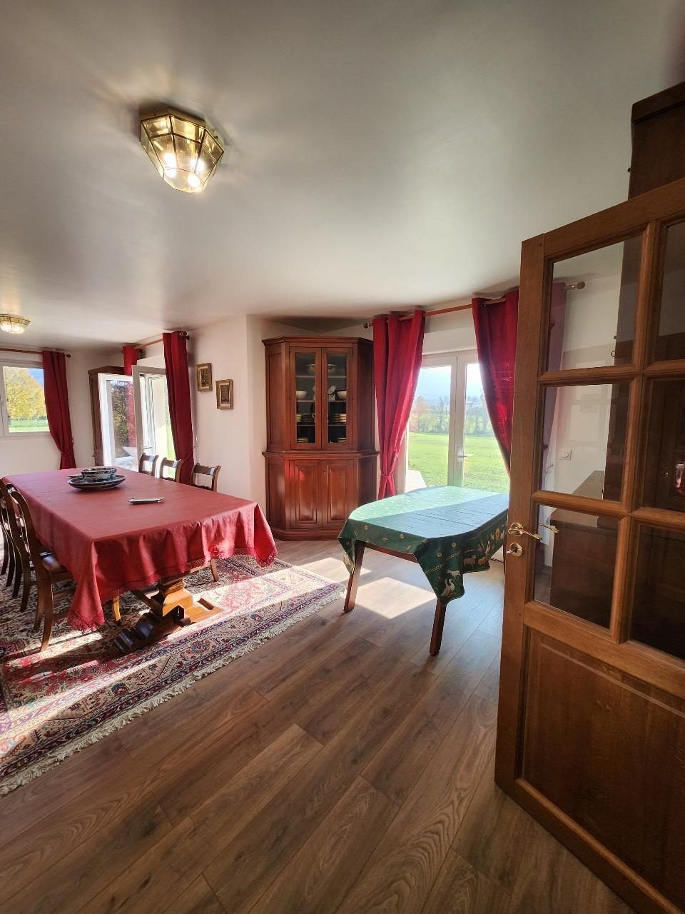 Maison à louer, 450m², Saint-Julien-en-Genevois