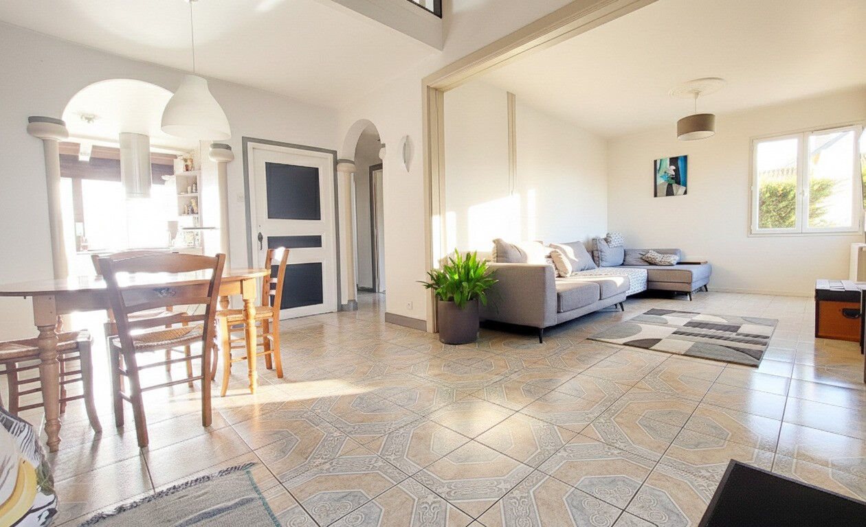 Maison à vendre, 185m², Beaumont Saint-Cyr