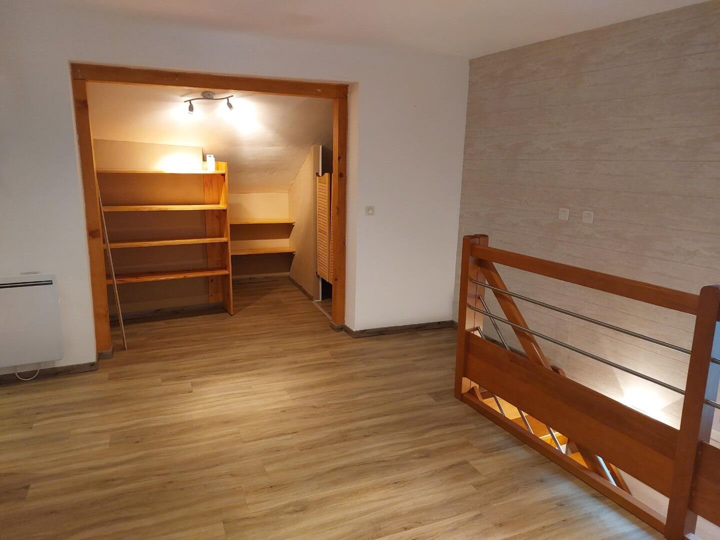 Appartement à louer, 79m², Tenay