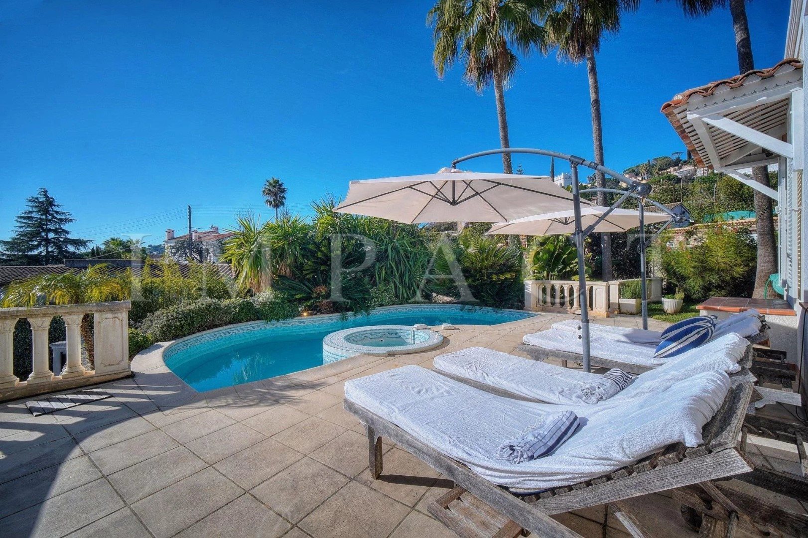 Maison à louer, 280m², Vallauris