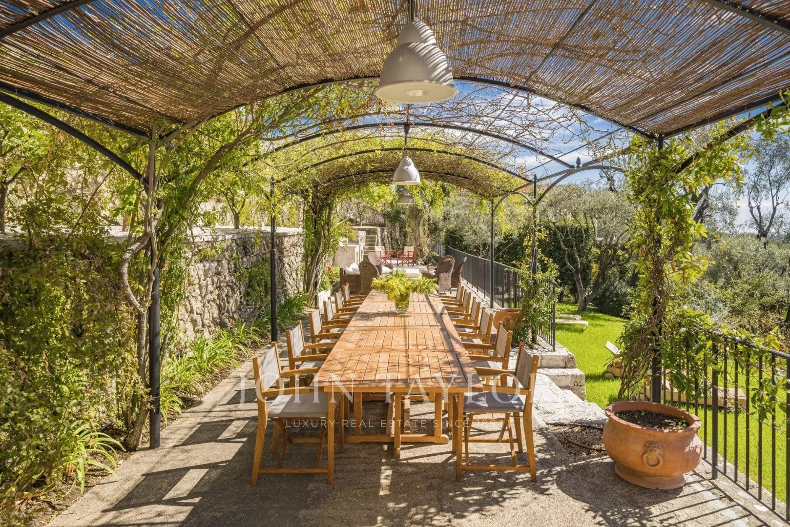 Maison à louer, 320m², Vence