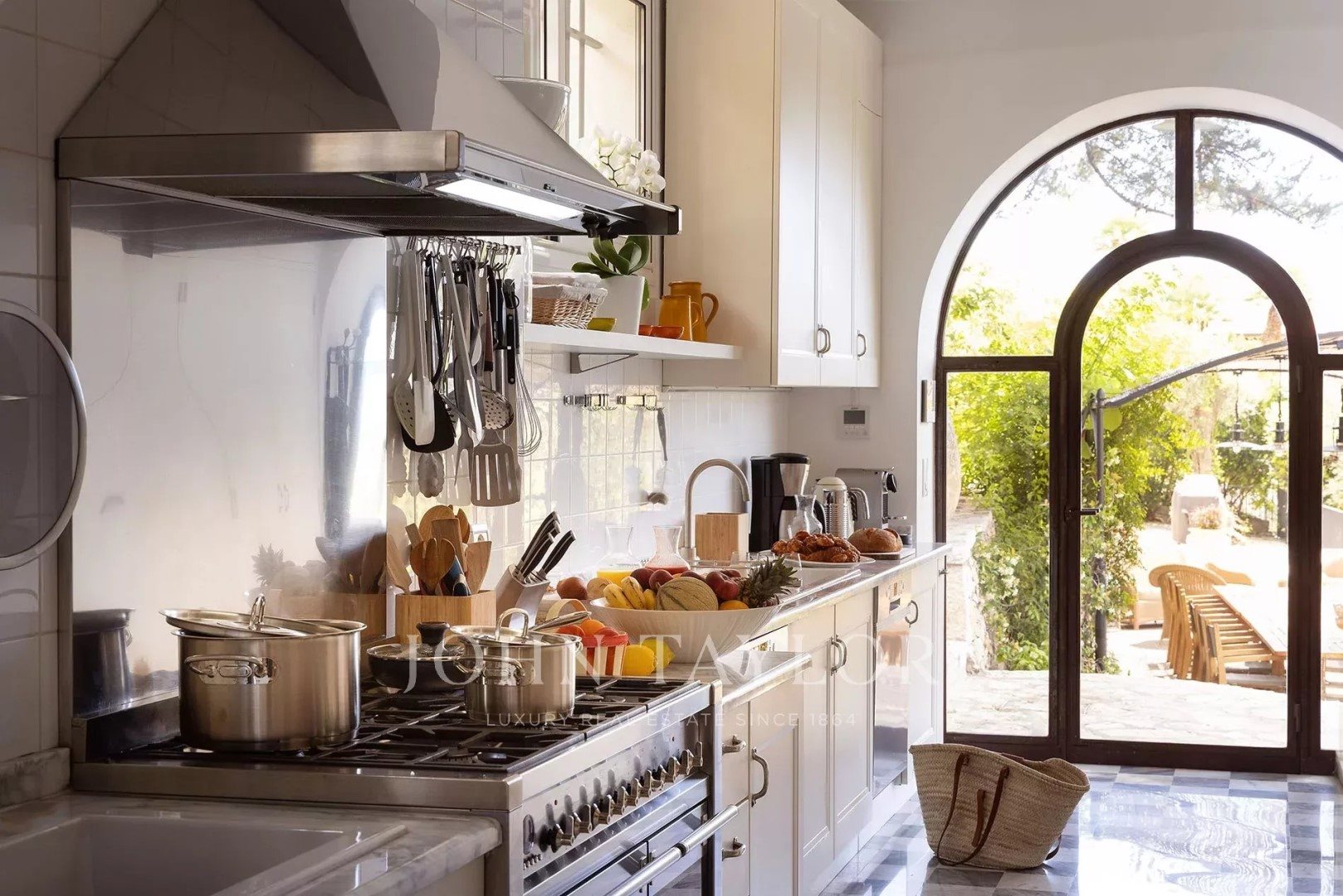 Maison à louer, 320m², Vence