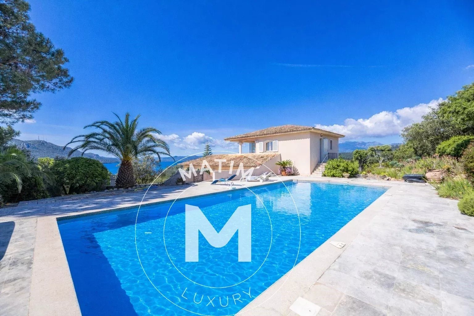 Maison à louer, 450m², Lecci