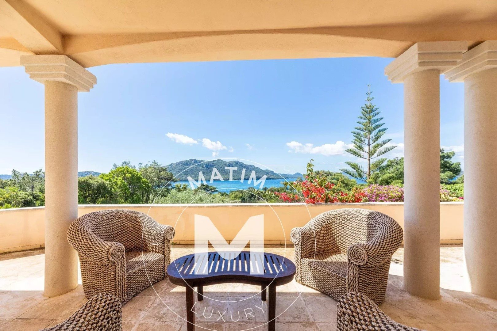 Maison à louer, 450m², Lecci