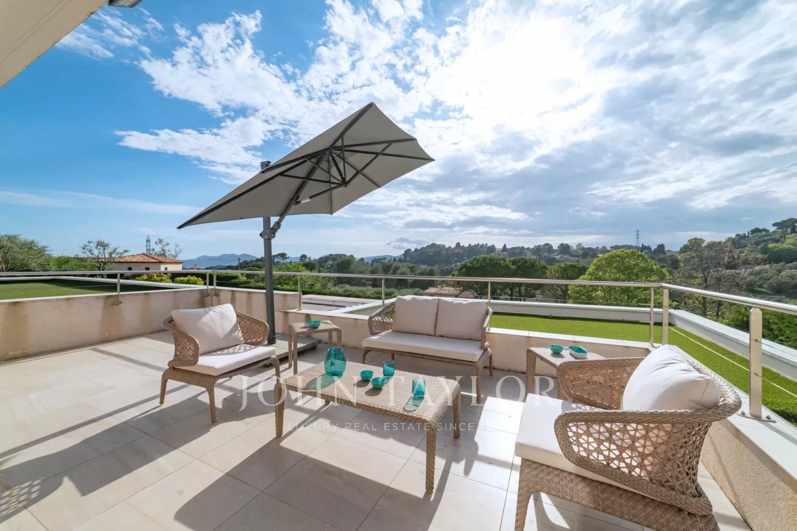 Maison à louer, 224m², Mougins