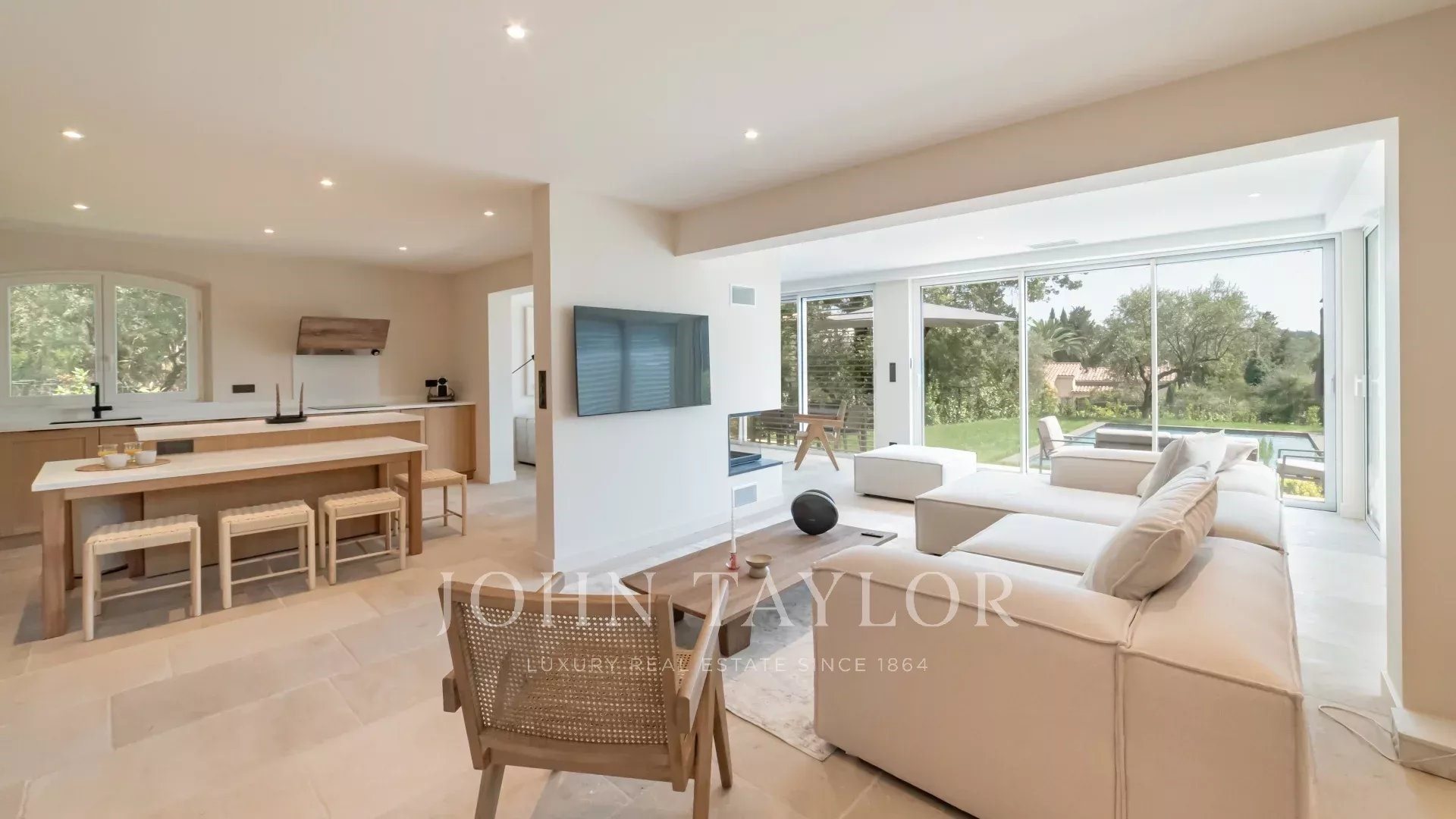 Maison à louer, 176m², Valbonne