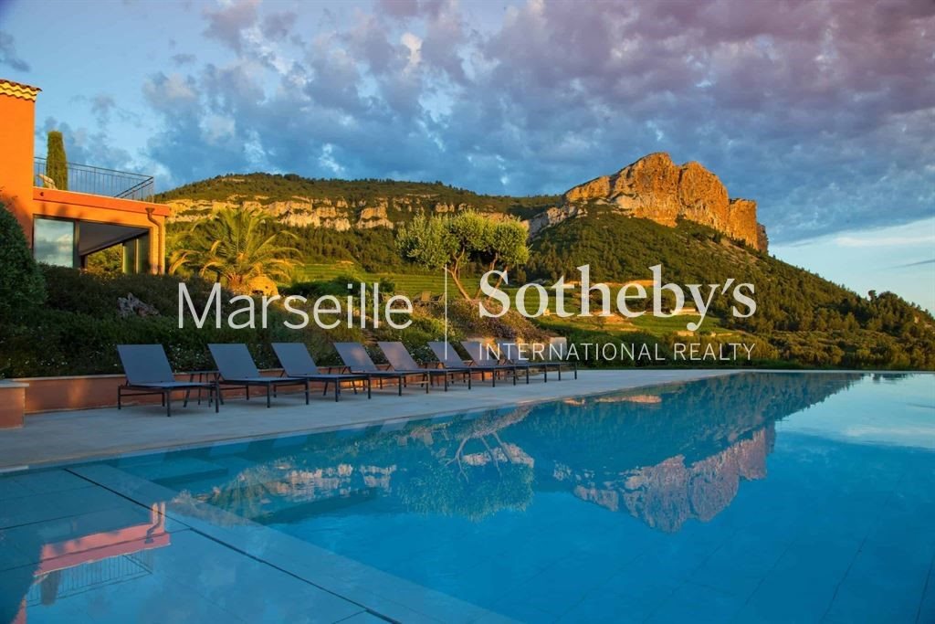 Maison à louer, 350m², Cassis
