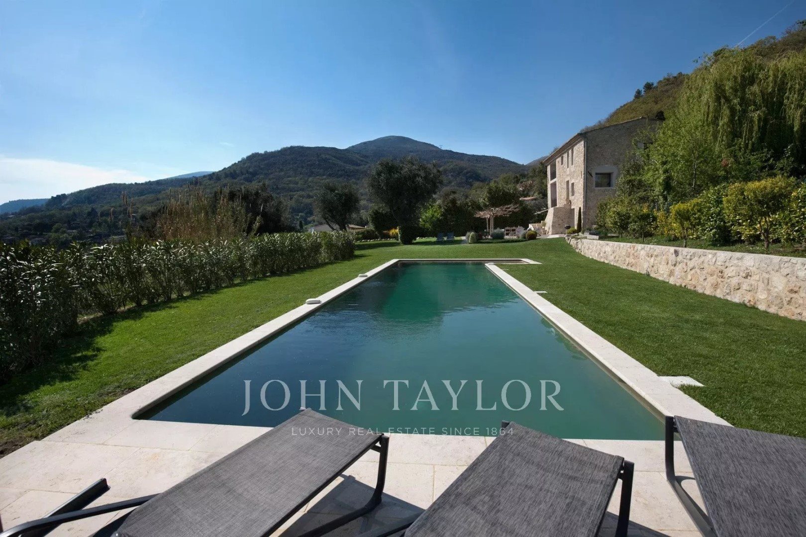 Maison à louer, 230m², Vence