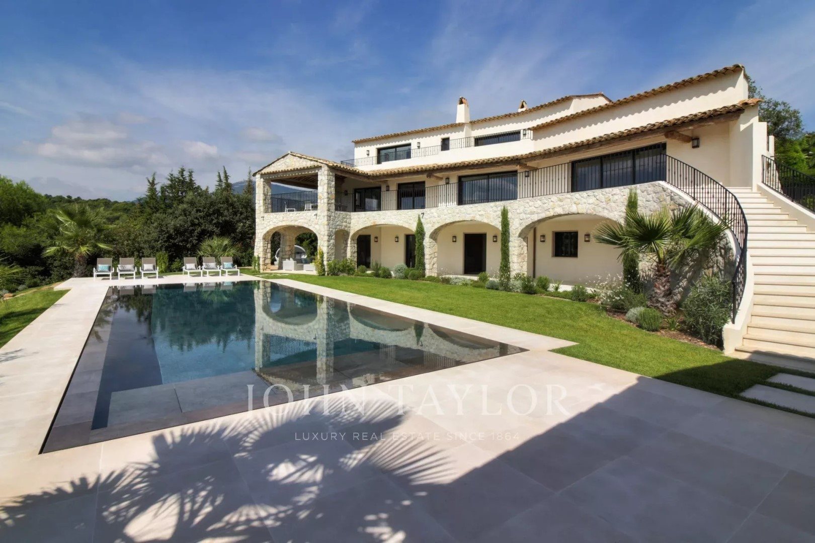 Maison à louer, 450m², La Colle-sur-Loup