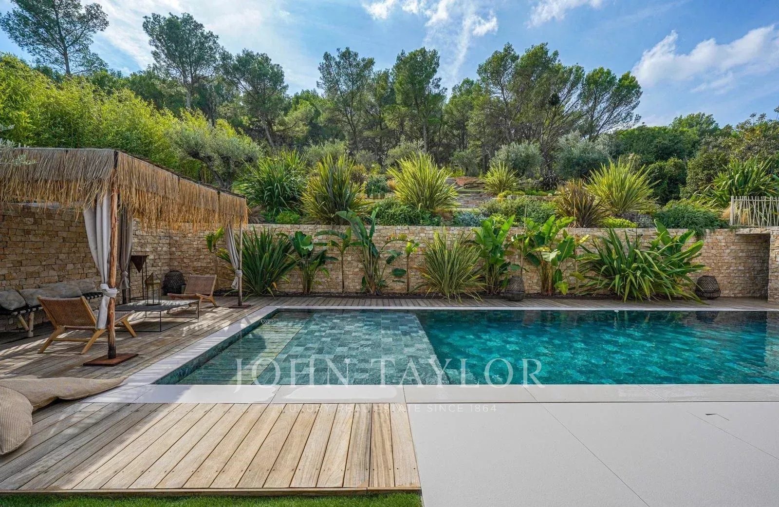 Maison à louer, 350m², Ventabren