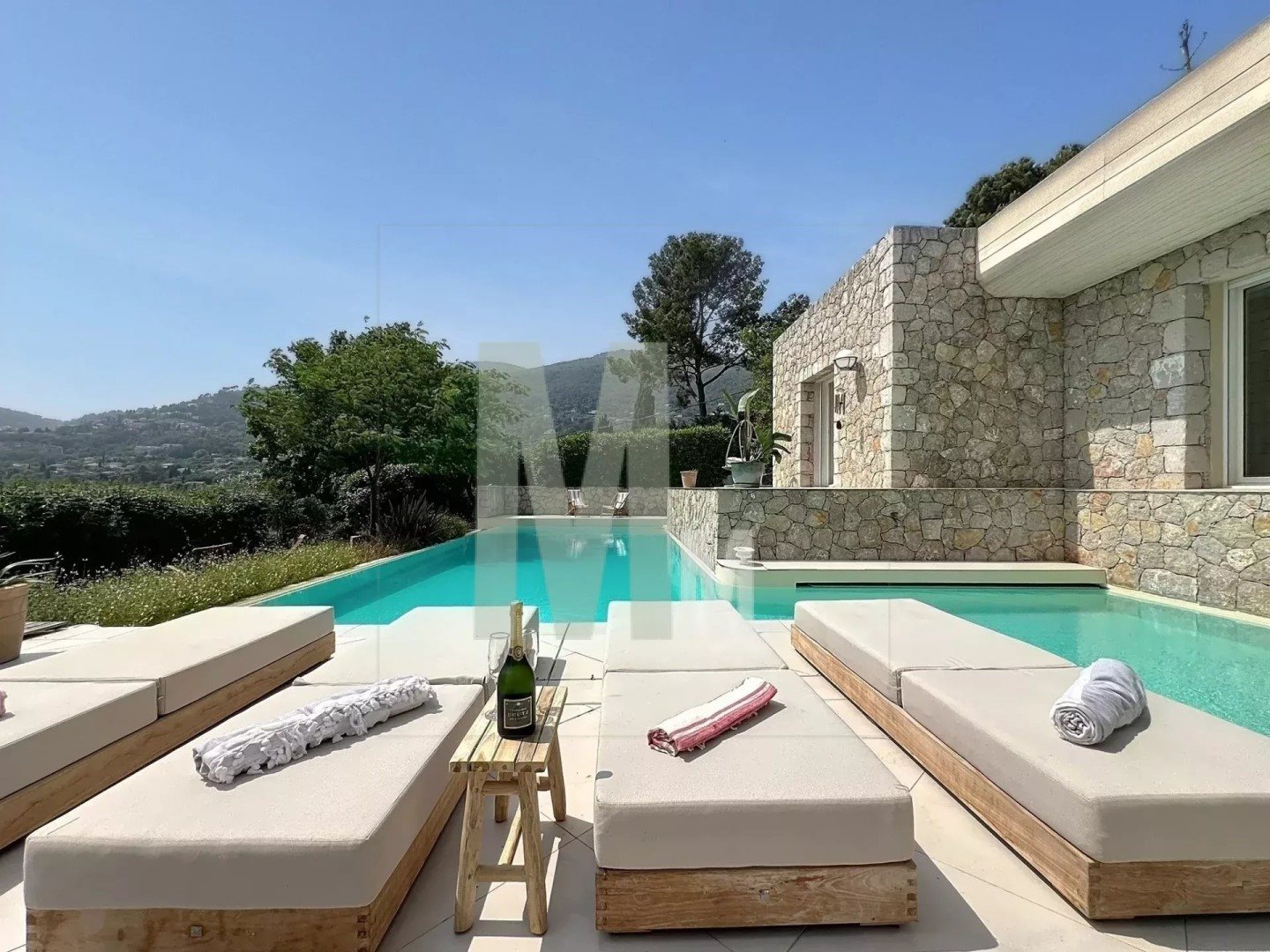Maison à louer, 600m², Grasse